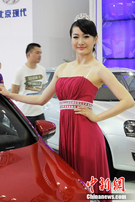 2011���ϳ�չ�ϵ���Ů��ģ