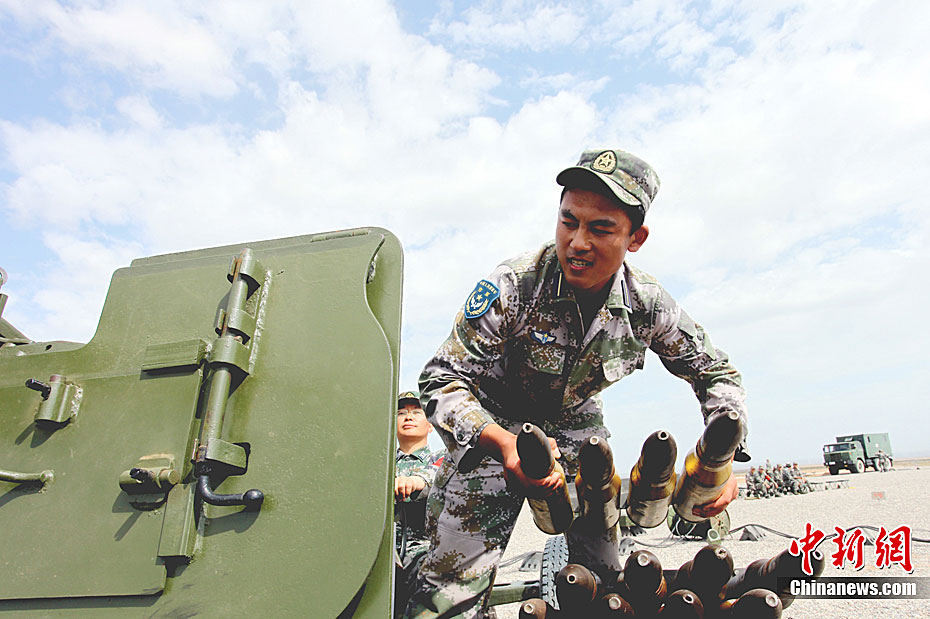 桂林空军学院砺兵2011教学研究性实弹演练