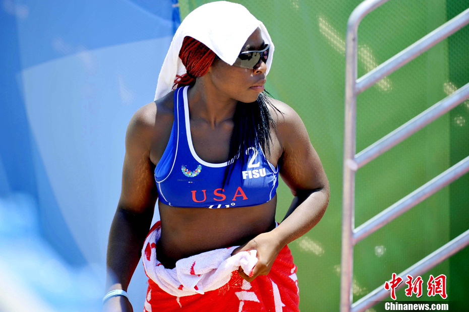 大运风景:沙排女子