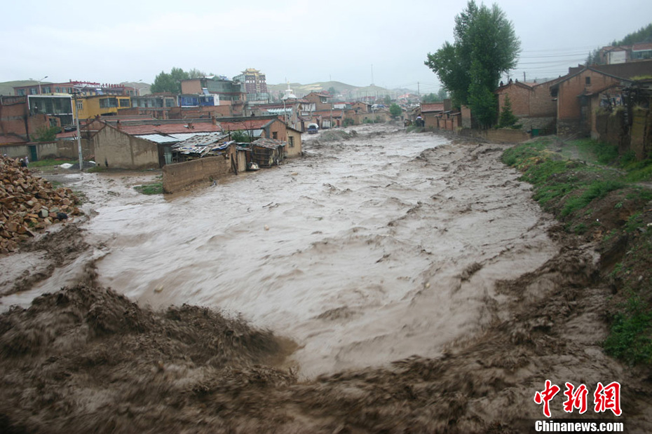 甘肃合作市遭遇暴洪灾害