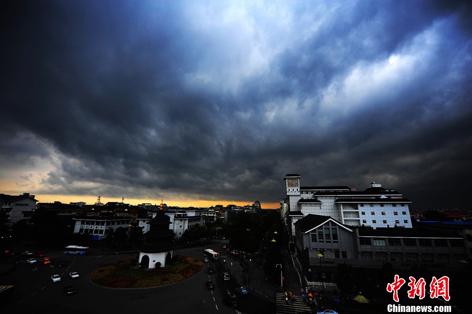 �������ݷ������� ����ѹ�ǰ�����ҹ