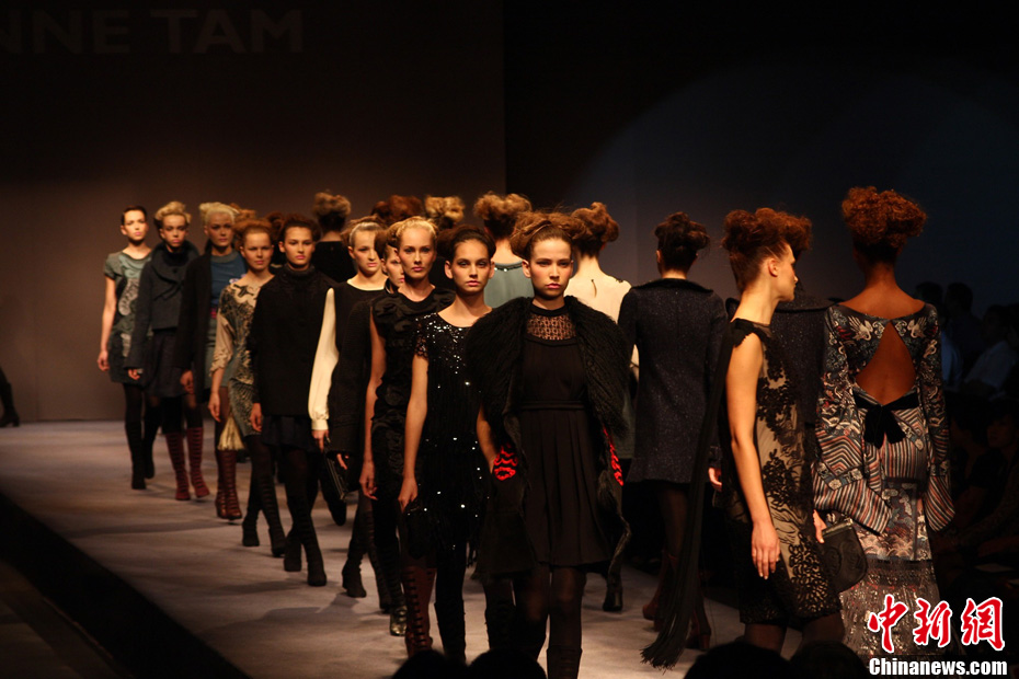 美国华裔设计师大连国际服装节秀摩登雅致1014