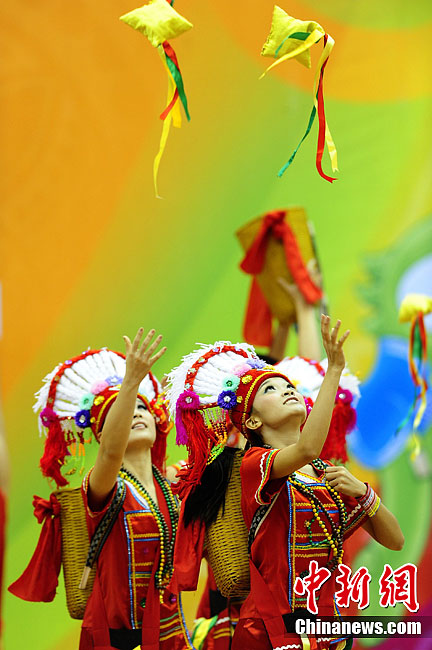 56朵民族之花贵阳儿童福利院献爱心