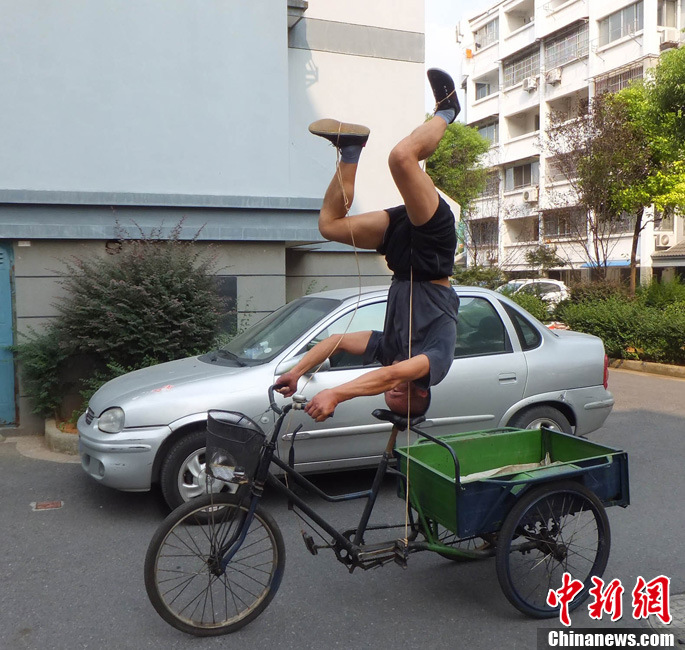 �㽭һ���˽���Ƶ������ Χ���߳���