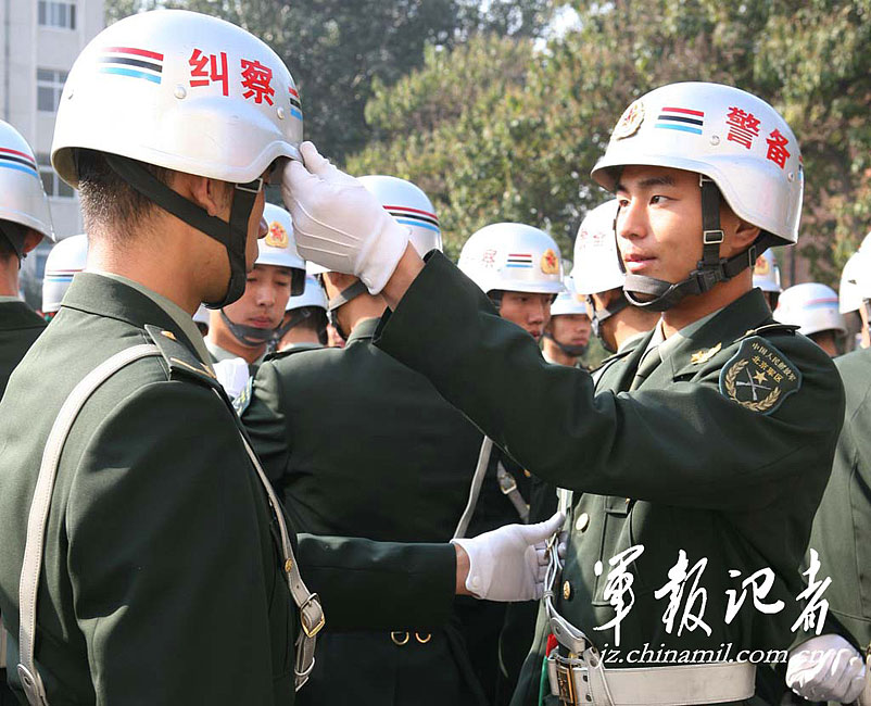 揭秘京城纠察兵的专业训练
