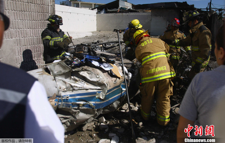 ī����һ�����ͷɻ�׹�� 3������