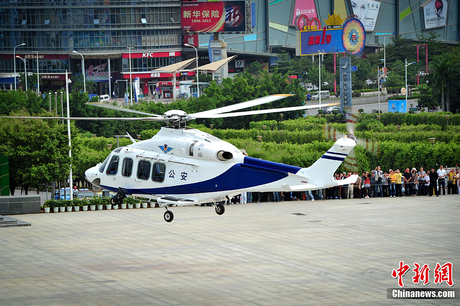 aw139型直升机首飞广西公安再添翼17