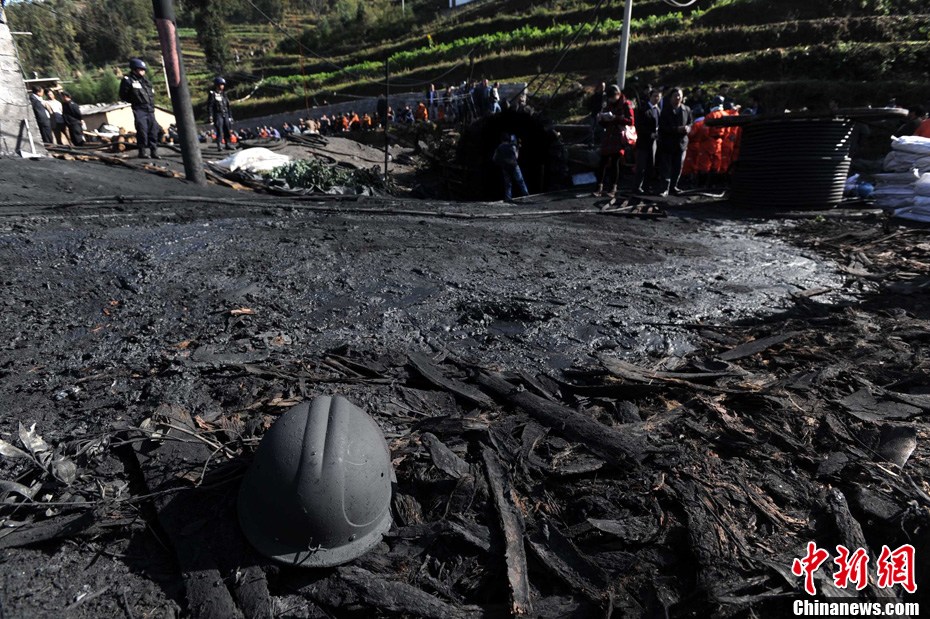 云南师宗矿难家人的守候