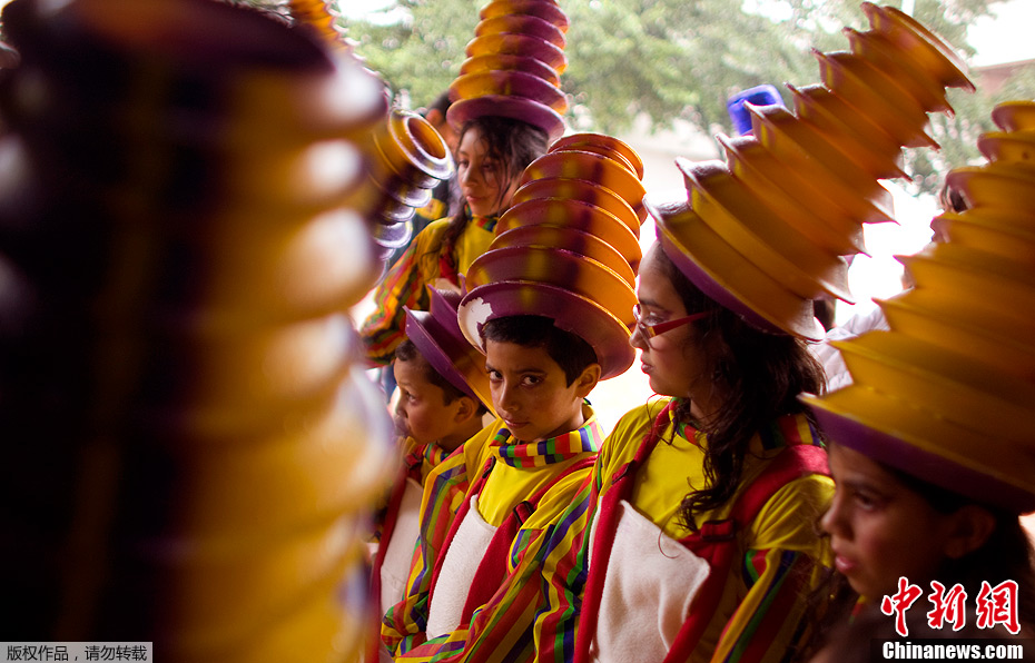 哥伦比亚首都举办都市儿童大游行