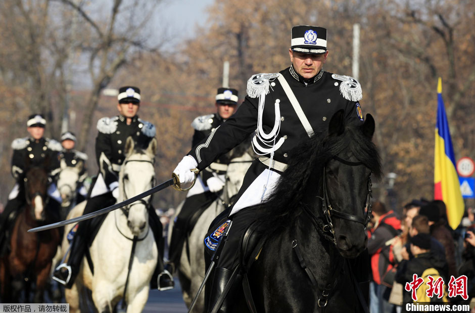 罗马尼亚举行国庆阅兵仪式