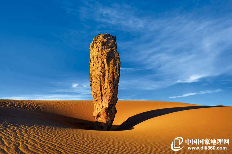 怪石出没的撒哈拉沙漠奇景