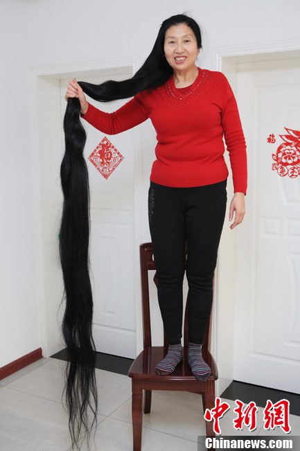 山西一女士头发长253米欲申请吉尼斯之最