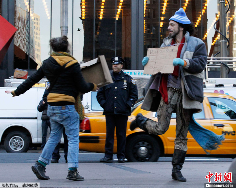 ��ռ�컪���֡�ʾ������ף�����Ӫ����