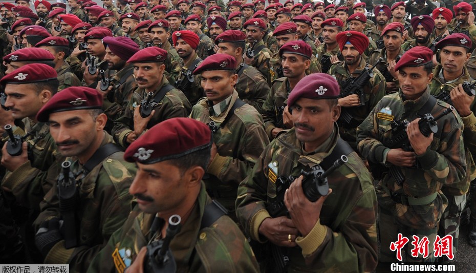 印度举行“共和国日”阅兵演练