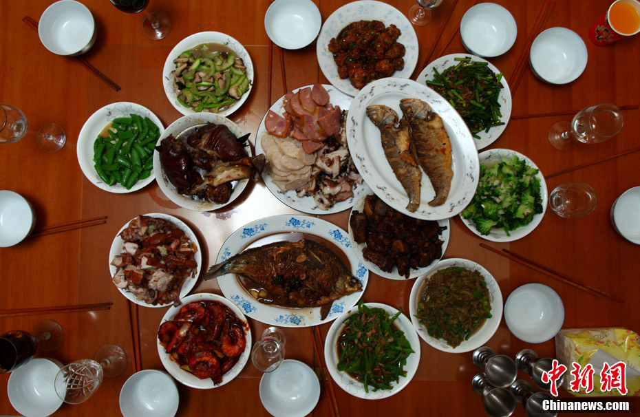 春节餐桌上的风景线