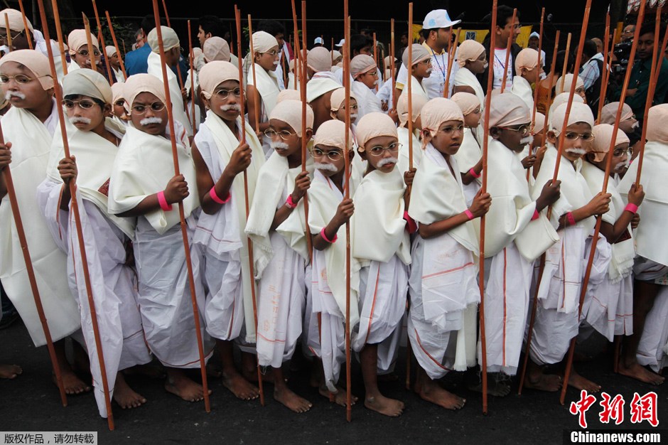 印度400余名小甘地集会挑战吉尼斯纪录