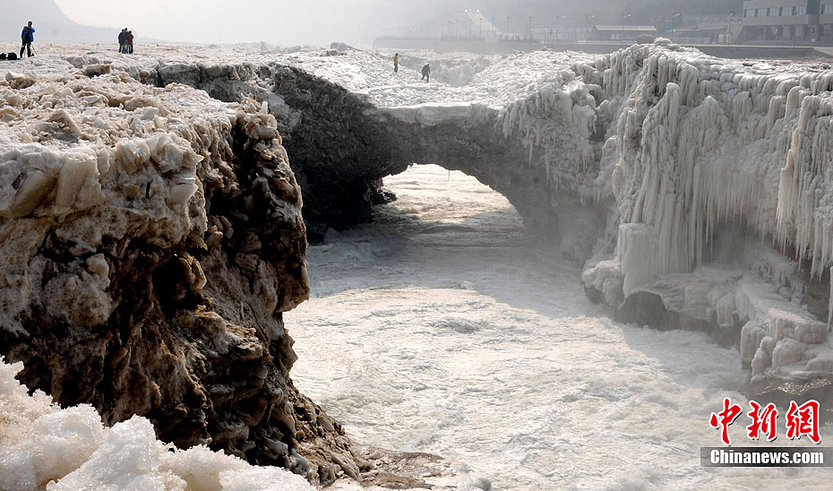 �ƺӺ��ڳ��֡����š�����