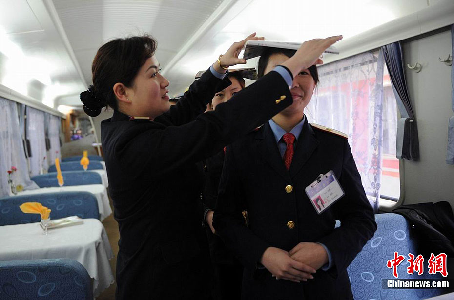 ��90��Ů����Ա��ϰ��������