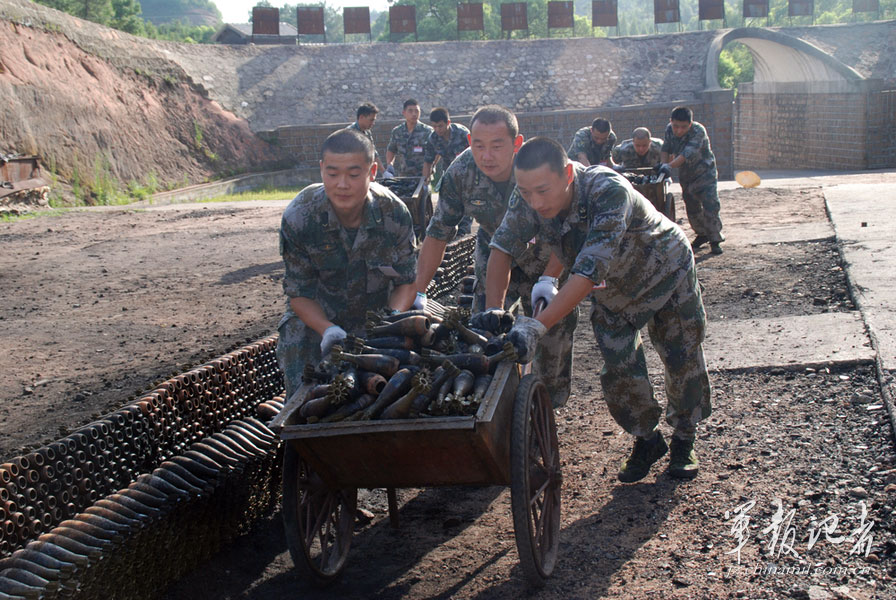 走近中国拆弹兵