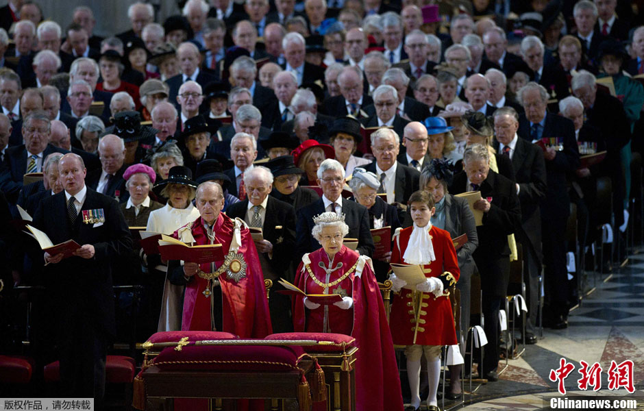 英女王出席大英帝国勋章获得者表彰仪式