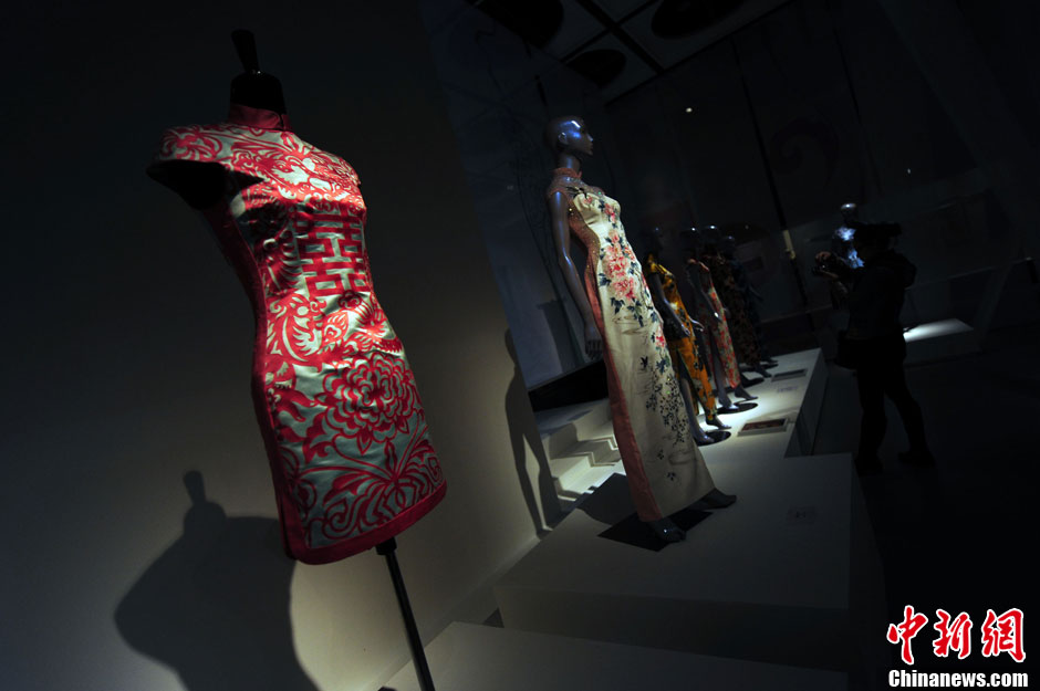 中国百年旗袍展在京开幕