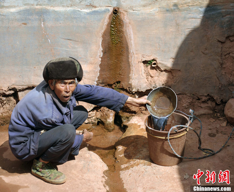干渴的土地和村民探访四川旱区310