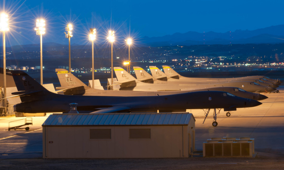 美军动用6架b1b战略轰炸机参加军演