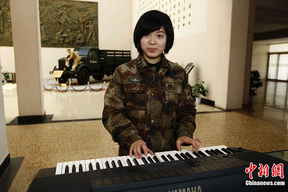 雷锋纪念馆的85后女兵解说员