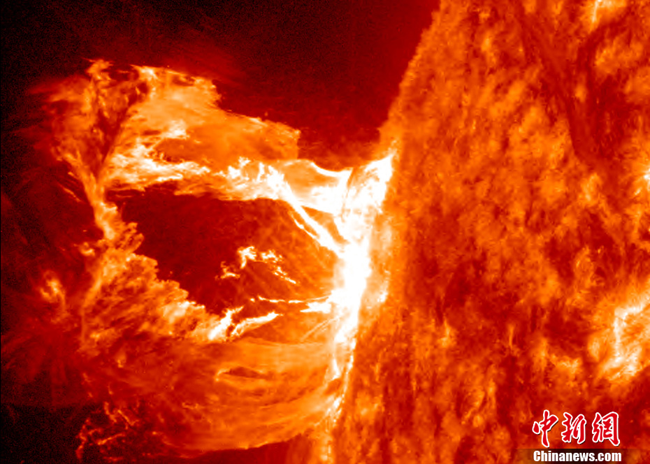 nasa实拍太阳耀斑爆发壮观画面22