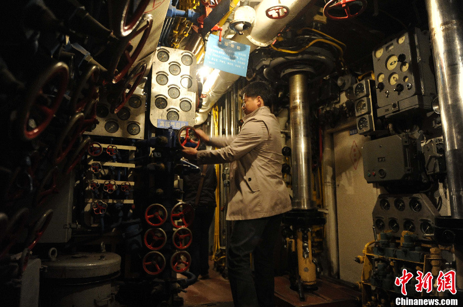 �й���������Ǳͧ������֯