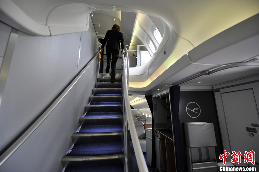 世界最先进洲际客机波音7478正式交付使用