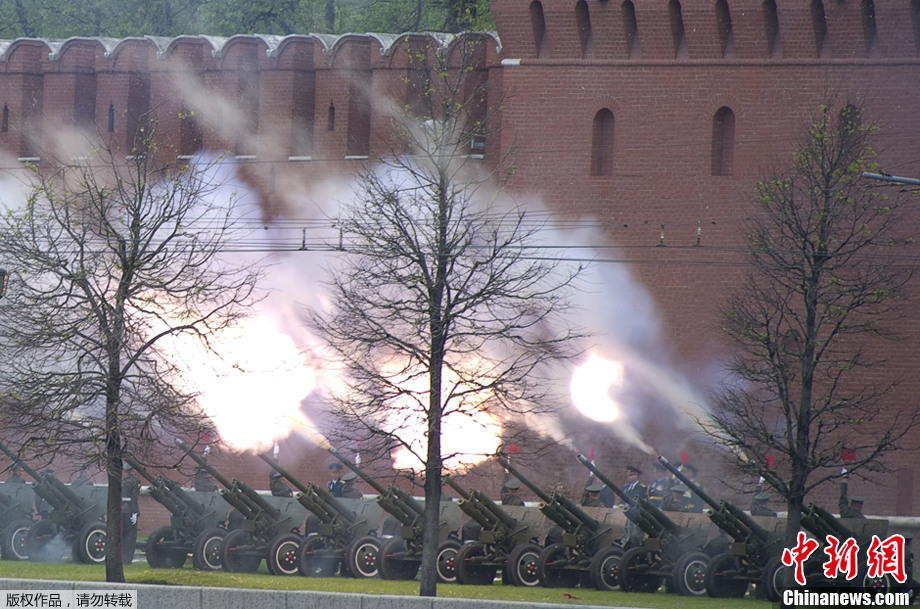 俄罗斯举行总统就职典礼克里姆林宫鸣炮庆祝