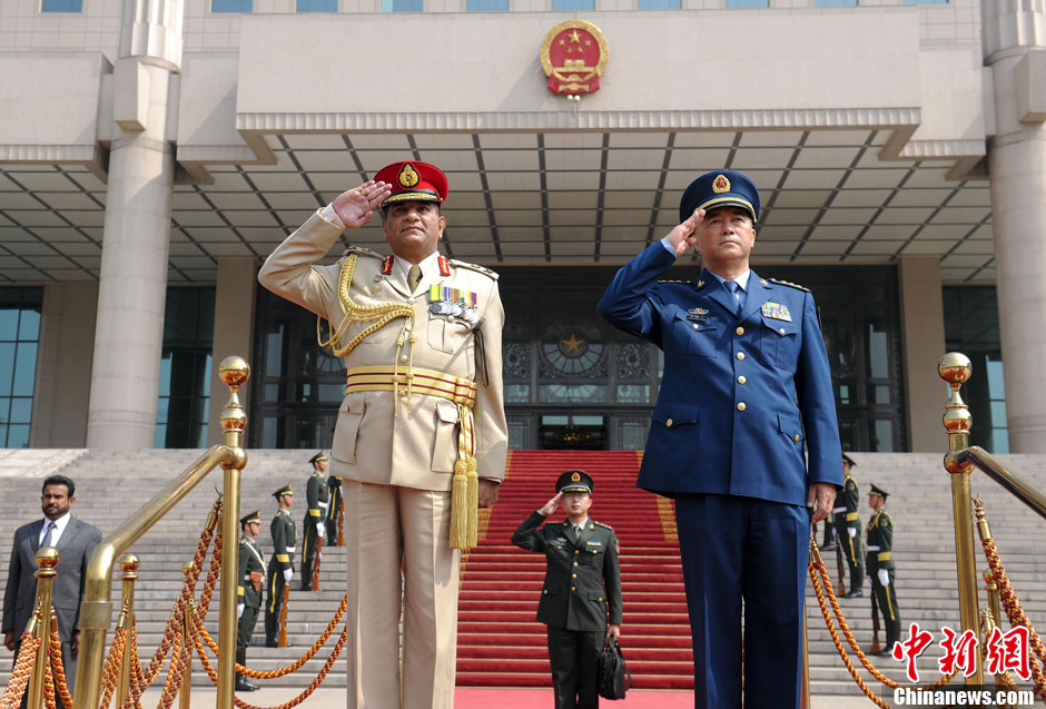 6月7日,中国人民解放军副总参谋长马晓天空军上将在北京八一大楼为