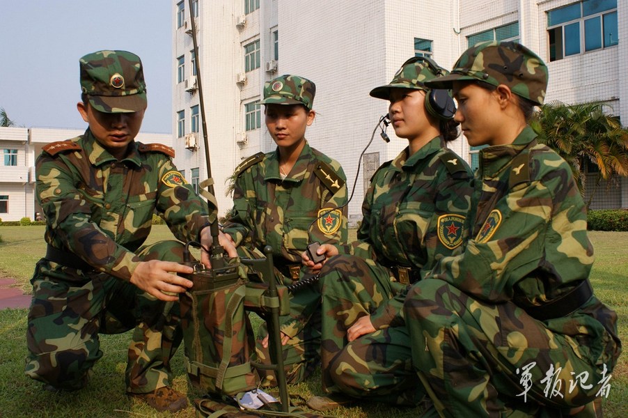 中国最南端的陆军预备役连队景区巡逻613