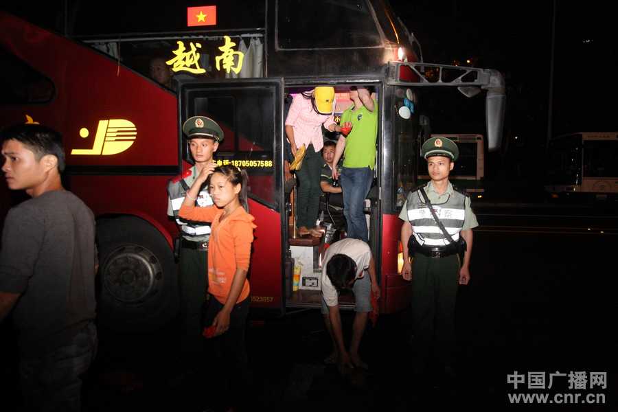 深圳边防破获一起特大越南人偷渡案