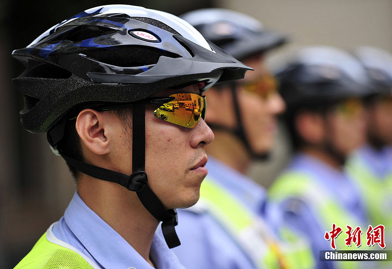 头盔墨镜自行车济南建交警轻骑兵24