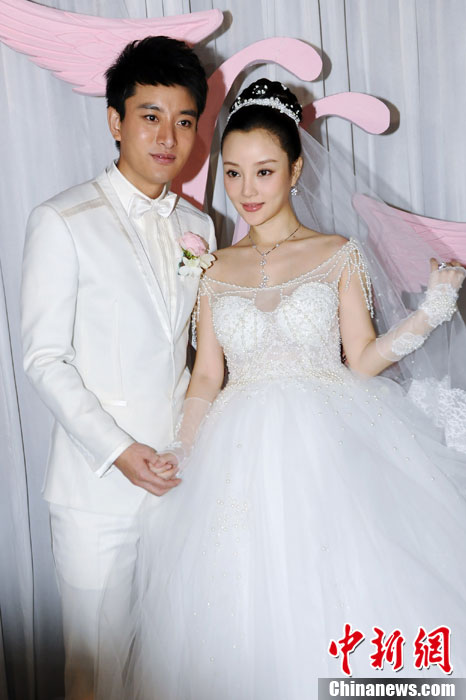 李小璐贾乃亮大婚现场执子之手与子偕老