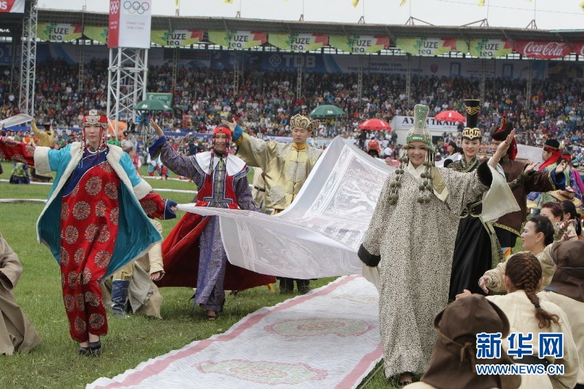 蒙古国举行那达慕欢度国庆节