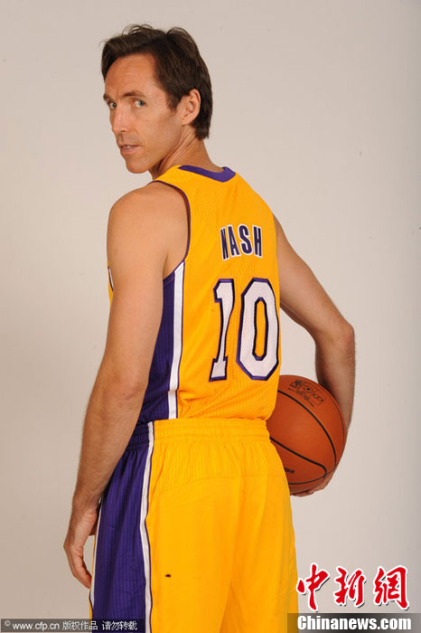 纳什加盟洛杉矶湖人拍摄写真诠释篮球老男孩