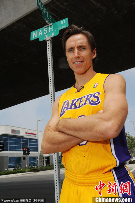 纳什加盟洛杉矶湖人拍摄写真诠释篮球老男孩