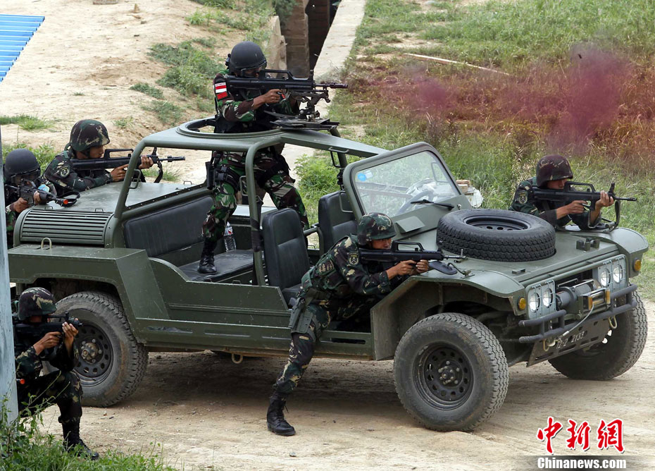 利刃2012中国印尼特种部队举行反恐联合训练