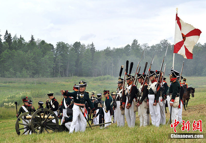 俄罗斯重现俄法战争庆祝胜利200周年