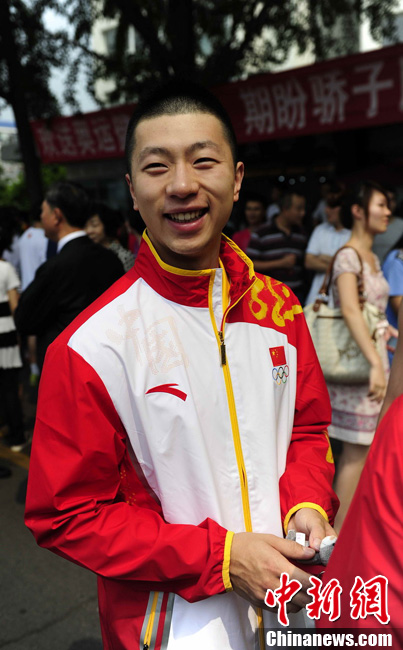 中国乒乓球队出征伦敦奥运会