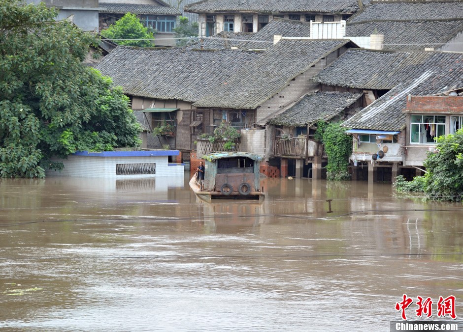 四川泸州遭遇50年一遇特大洪水袭击