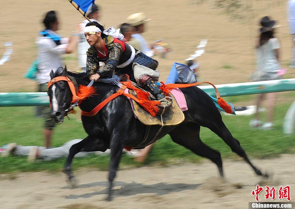 日本福岛举行传统赛马会武士竞技精彩纷呈