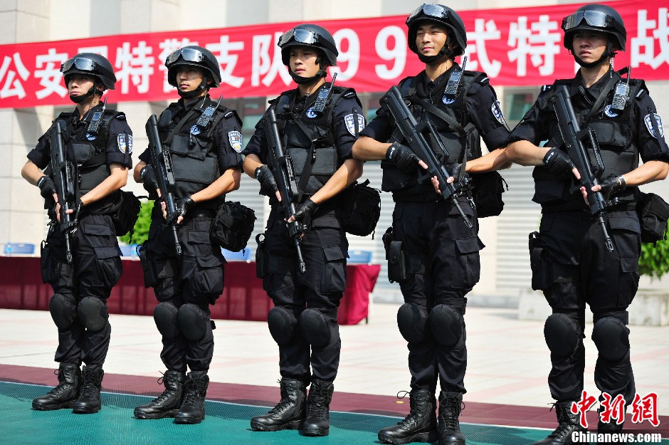 深圳特警换装99式战训服