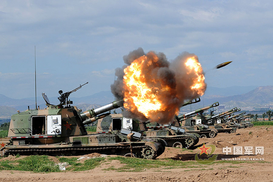 北京军区某集团军炮兵旅实战化实弹射击演练