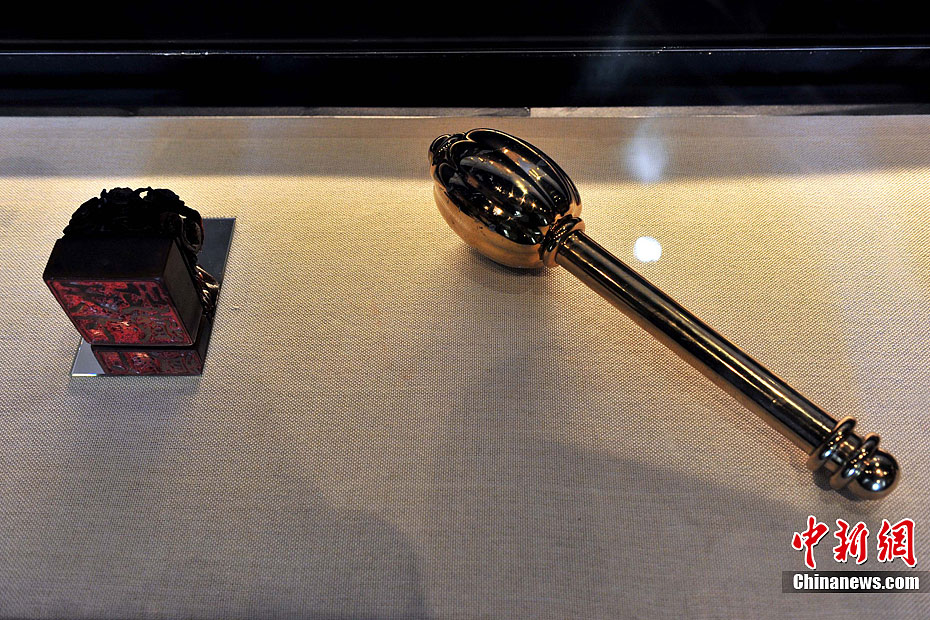 鉴宝节目所砸藏品展出王刚砸宝被指轻率