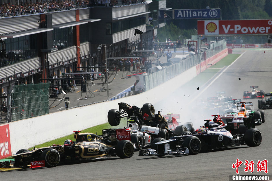 惊险：F1比利时站发生多车相撞事故-中新网