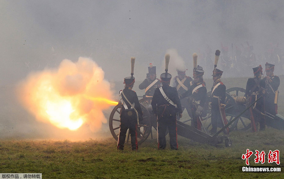 俄罗斯纪念博罗迪诺战役200周年 重现历史场景
